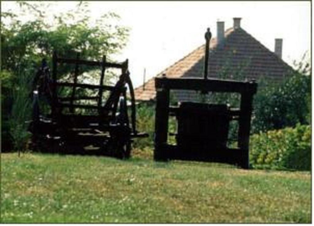 Myrtus Pince és Vendégház Tarcal Extérieur photo